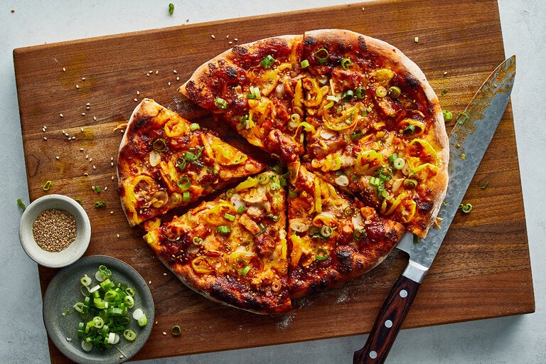 Món ngon mỗi ngày: Pizza gà nướng Buldak Hàn Quốc - Ảnh 1.