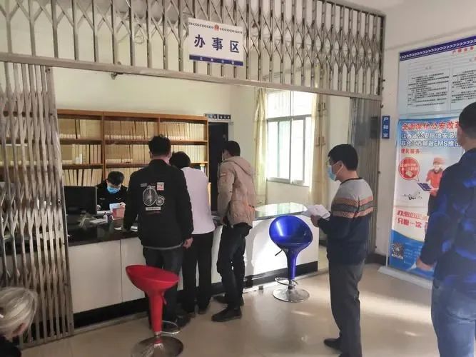 Tự hào vì con trai thi đại học điểm cao, bà mẹ sụp đổ trước cuộc gọi của cảnh sát: 