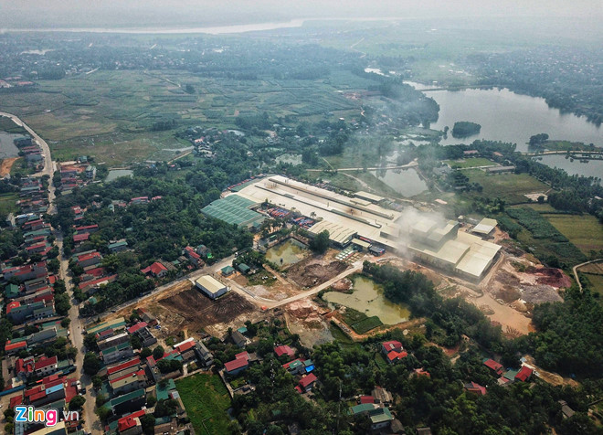 Gốm sứ Thanh Hà thừa nhận “dầu thải được phát sinh trong quá trình vận hành máy móc” của công ty. Ảnh: Ngọc Tân.