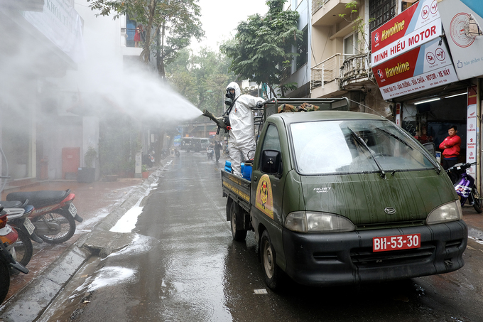 Hai du khách Anh nhiễm virus Covid-19 từng đến tham quan Nhà tù Hỏa Lò