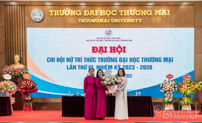 Đại hội Chi hội Nữ trí thức trường Đại học Thương mại lần thứ III