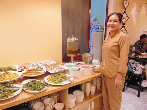 Chị Phượng - chủ nhà hàng buffet chay Mãn Tự Vegan