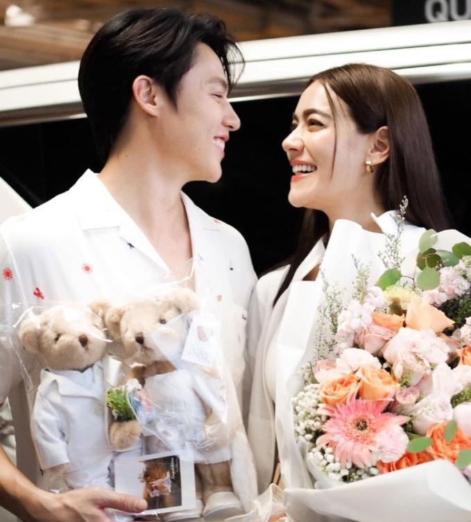   Kimmy Kimberley và Mark Prin lộ diện hạnh phúc sau hôn lễ thế kỷ ở Ý  