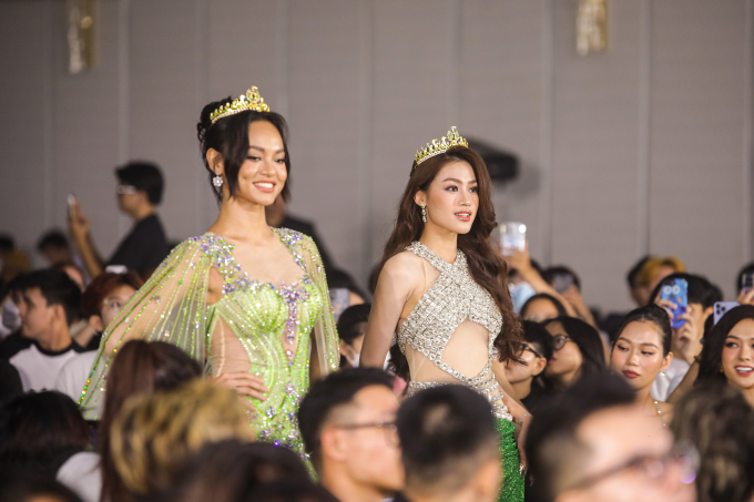 Hé lộ vương miện Miss Grand Vietnam 2023, fan sắc đẹp xuýt xoa: 