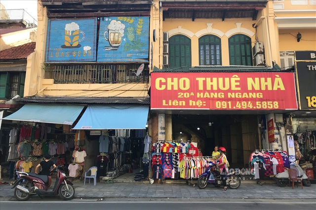 Ngôi nhà 20A Hàng Ngang đã treo biển cho thuê từ tháng 4 cho đến nay vẫn chưa tìm được chủ thuê mới.