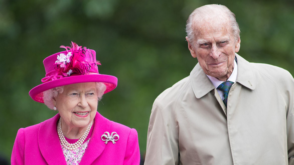   Nữ hoàng Anh Elizabeth và chồng bà, hoàng thân Philip - Ảnh: GETTY IMAGe  