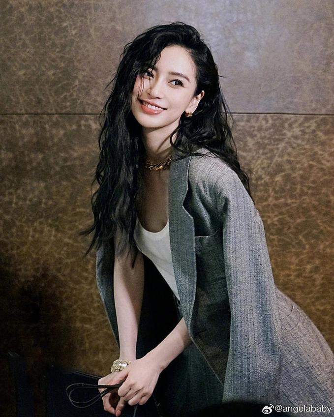 Angelababy vắng bóng suốt thời gian qua