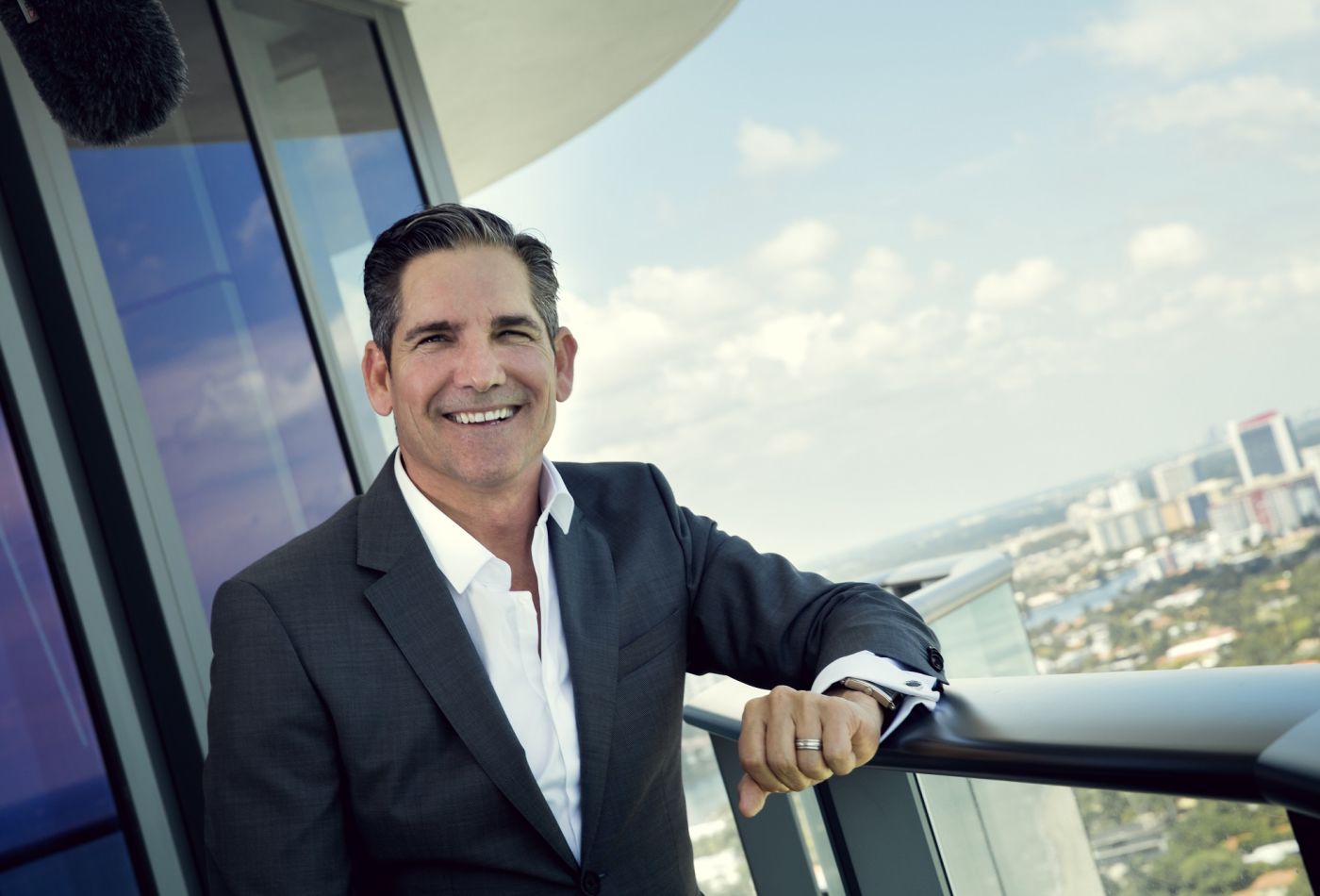 Triệu phú tự thân Grant Cardone.