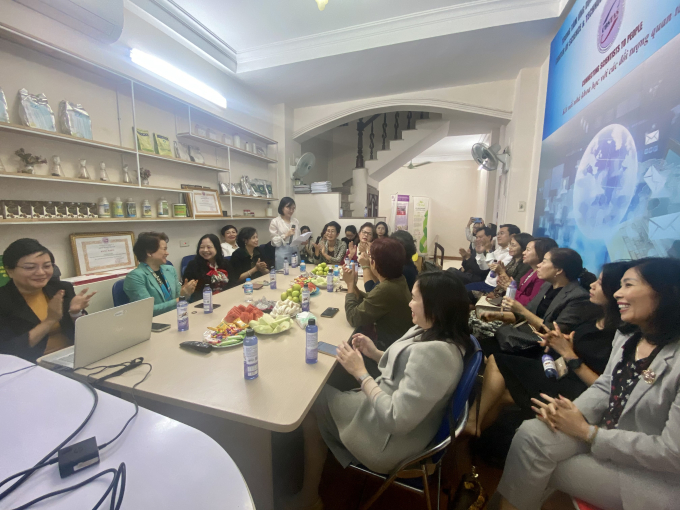 Toàn cảnh Hội nghị tổng kết hoạt động năm 2023 và định hướng hoạt động năm 2024 của Chi hội Nữ trí thức và Trung tâm COSTAS sáng 20/1/2024