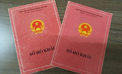 Bộ Công an: 'Hiện nay, không có chủ trương thu sổ hộ khẩu giấy' - Ảnh 1.