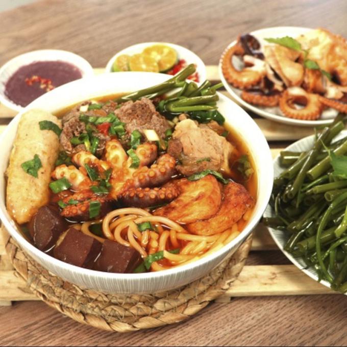 Canh bún bạch tuộc mềm ngon đậm đà