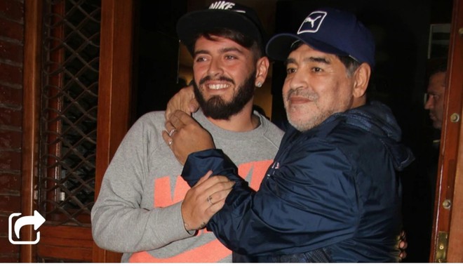 Maradona và người con lớn Diego Junior.