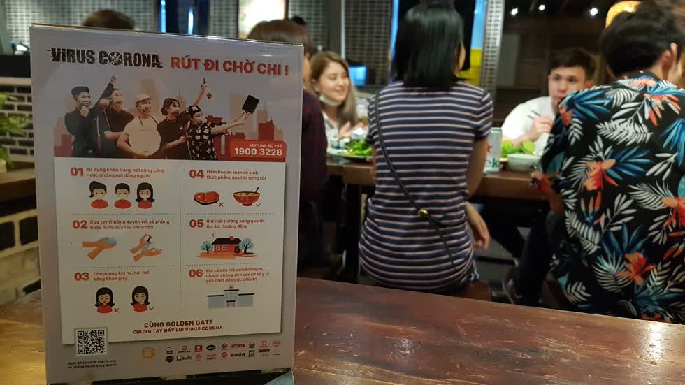 Trên menu cũng có những hướng dẫn phòng dịch - Ảnh: Cẩm Viên