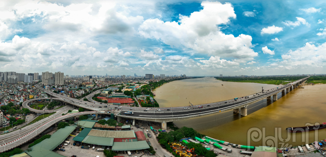 Cầu Vĩnh Tuy có điểm đầu ở địa phận phường Vĩnh Tuy, thành phố Hà Nội, nối quận Hai Bà Trưng và quận Long Biên. Đây là cây cầu góp phần hoàn chỉnh quy hoạch đường vành đai 2 của Hà Nội, là tuyến giao thông huyết mạch của Thủ đô, đồng thời, góp phần rút ngắn lộ trình từ trung tâm thành phố ra quốc lộ 5 đi Hải Phòng, Quảng Ninh khoảng 3km