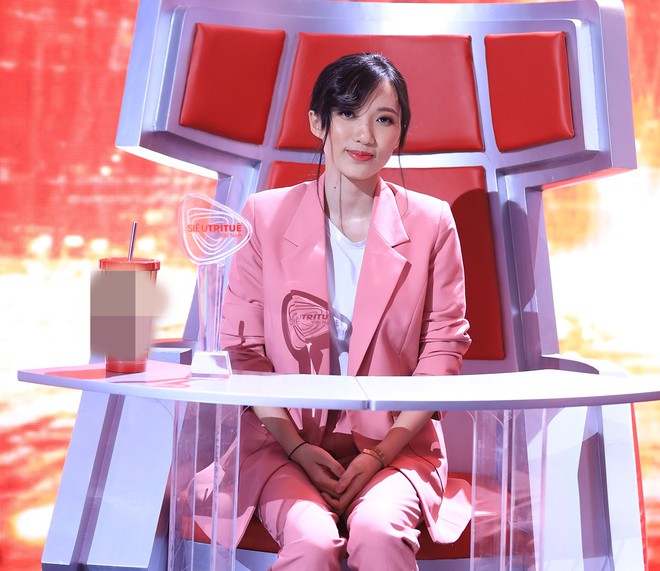 Mai Tường Vân với 