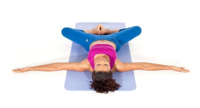 Bạn đang mất ngủ? Hãy thử các động tác yoga sau để có được giấc ngủ ngon  