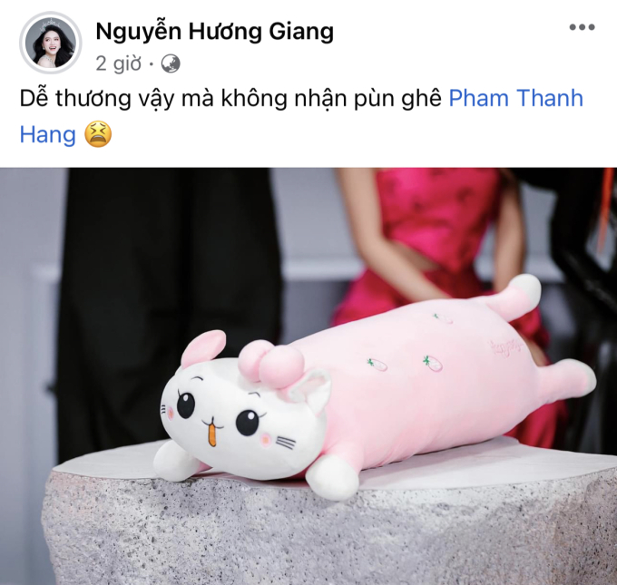 Tối 8/9, Hương Giang và Thanh Hằng vẫn vui vẻ tương tác và nhắc lại vụ bị từ chối nhận quà 