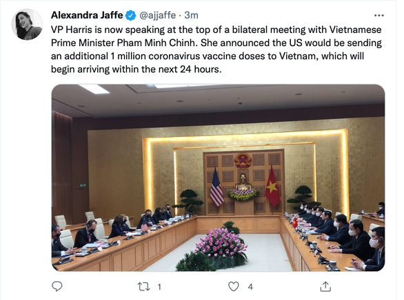   Nữ phóng viên Alexandra Jaffe của Hãng tin AP viết thông tin trên Twitter.  