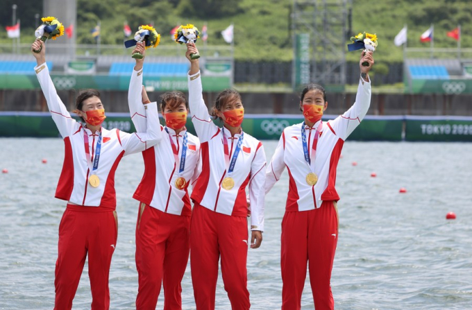 Rowing Trung Quốc thống trị Asiad 2018 với 9/15 huy chương vàng. Thậm chí ở nội dung thuyền hạng nặng 4 nữ mái chèo đôi (ảnh), các VĐV Trung Quốc còn đang đương kim vô địch Olympic.