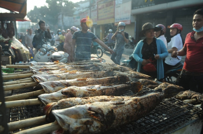 Đường cá lóc nướng Tân Kỳ Tân Quý, Tân Phú.