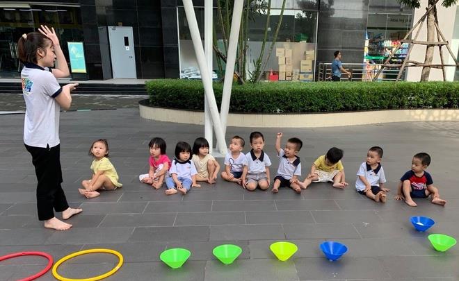 Trường mầm non Kid’s Club hoạt động ngay trong khu chưng cư Him Lam Phú An. Ảnh: Facebook trường.