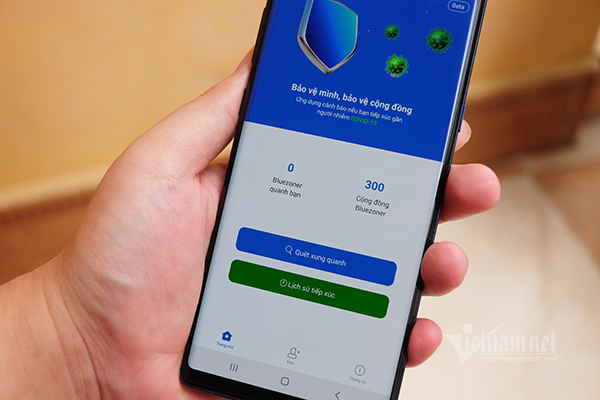 Ứng dụng Bluezone giúp cảnh báo sớm và truy vết người nghi nhiễm COVID-19. Ảnh: VietNamNet  