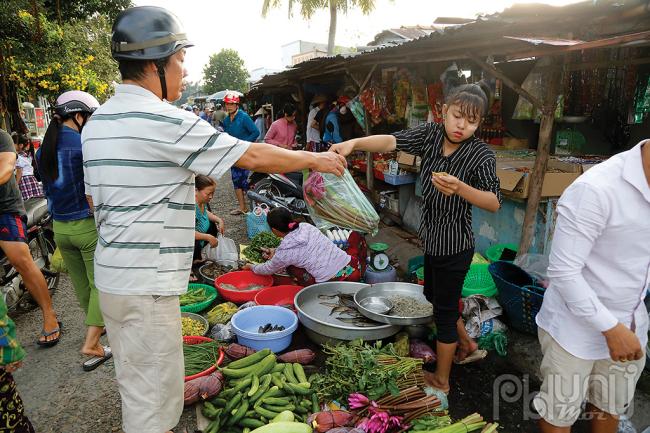 Chợ quê mùa nước nổi