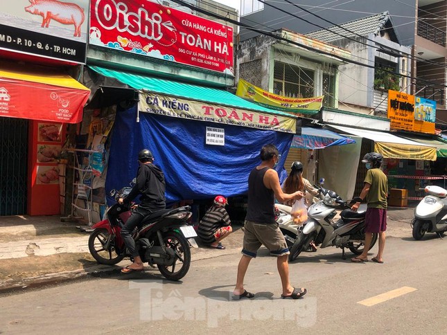           Cửa hàng bán 