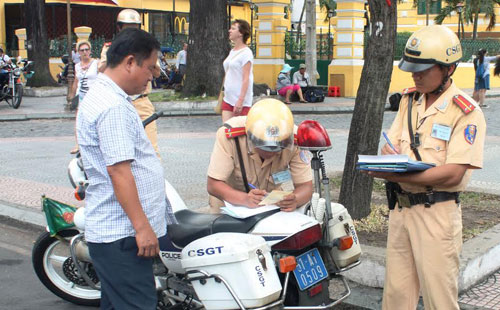 Thí điểm nộp phạt vi phạm giao thông qua mạng từ 12/3