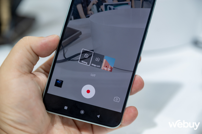 Muốn chụp ảnh phong cách Leica mà không phải “xót xa” về giá thì đây sẽ là chiếc smartphone dành cho bạn
