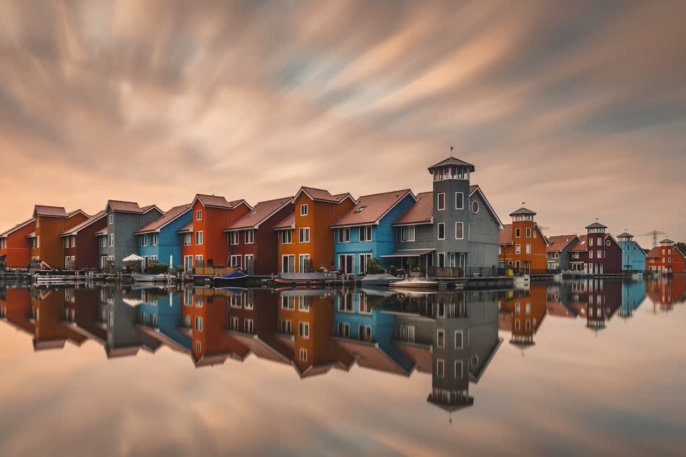 Hoàng hôn buông dần xuống thành phố Groningen, Hà Lan. Ảnh: Anskar Lenzen.