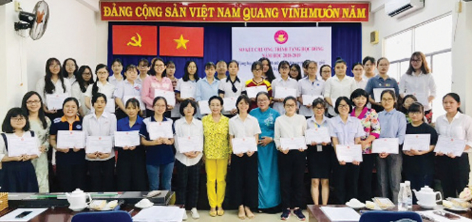 Với 7 lần tổ chức lễ tặng học bổng Vì nữ sinh viên vượt khó, học giỏi, đã có 266 lượt nữ sinh viên tại TP.HCM được hỗ trợ học bổng trị giá trên 710.000.000 đồng.