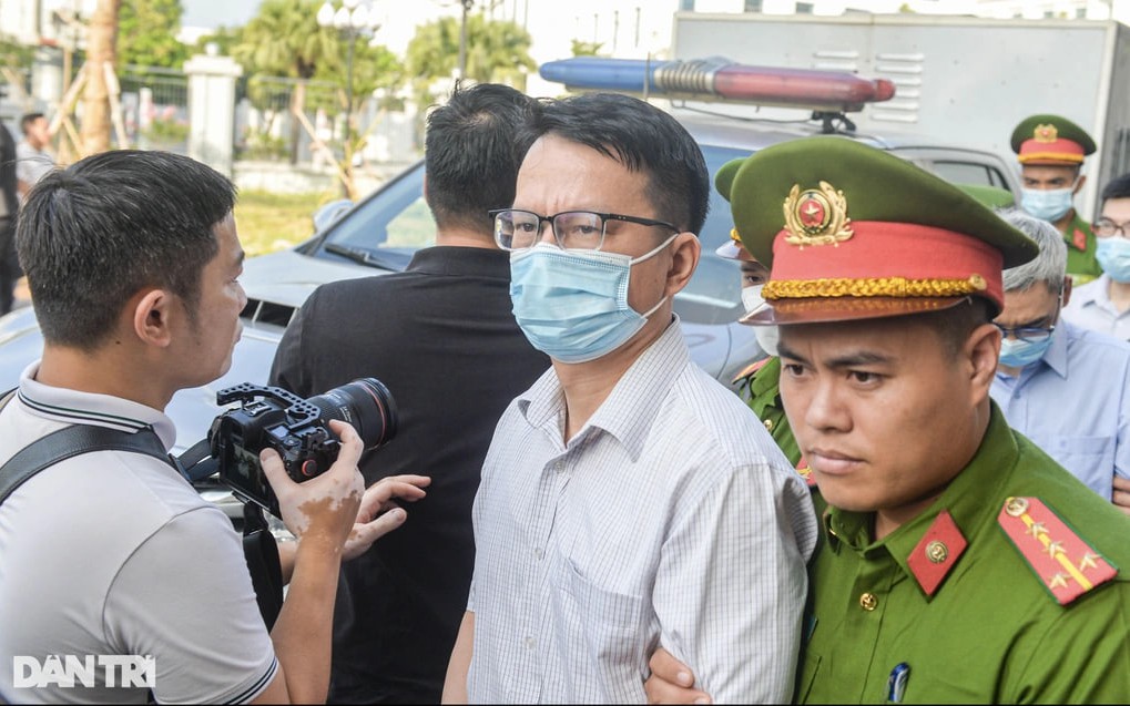 Cựu Đại sứ Trần Việt Thái: 'Làm được việc thì sai quy định, đúng quy định sẽ không làm được việc'