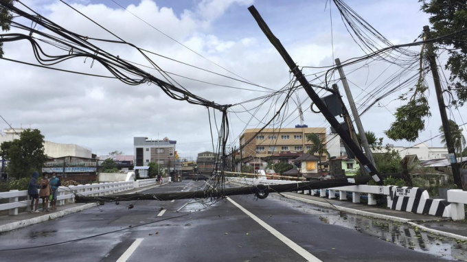 Sân bay quốc tế của thủ đô Manila phải tạm đóng cửa trong vòng 24 giờ, tính từ ngày 1/11. Ảnh: AP.