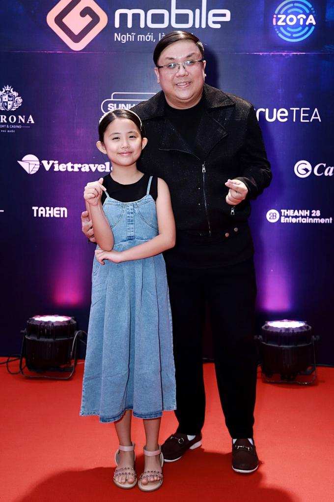 Gia Bảo và con gái Grammy