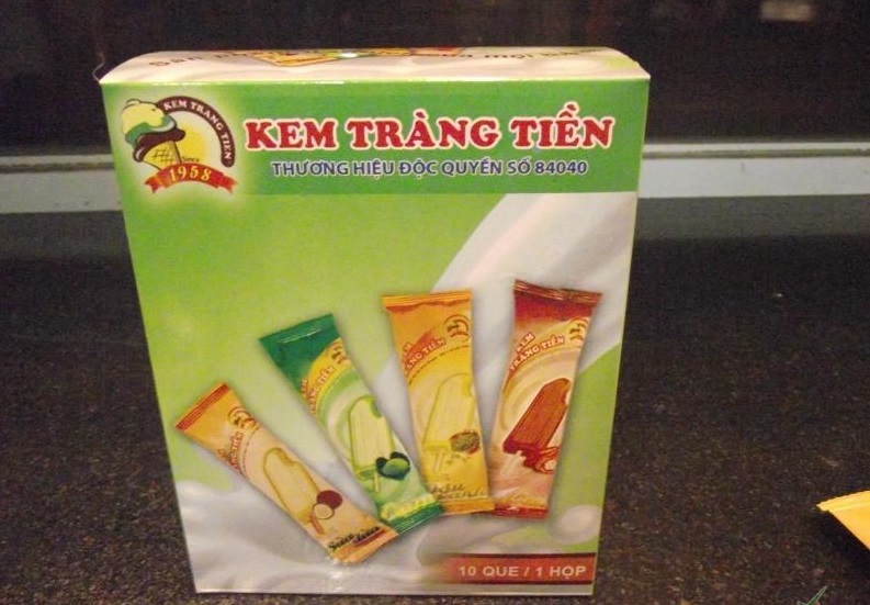 Kem Tràng Tiền ba chữ liền nhau. 