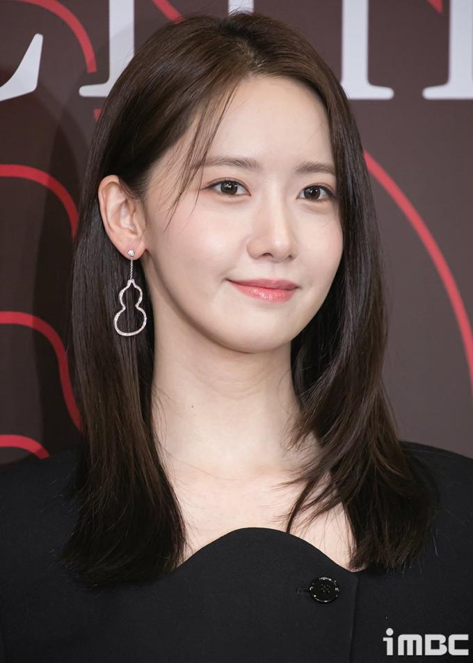 Yoona hoá tổng tài quyền lực, đọ sắc cùng nữ phụ Celebrity tại sự kiện trang sức