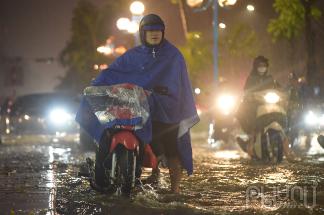 Lại điệp khúc Hà Nội ngập sau mưa