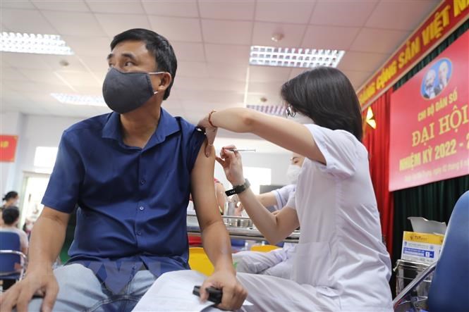 Hà Nội đẩy nhanh tốc độ tiêm vaccine COVID-19: đảm bảo không bỏ sót đối tượng, đi từng ngõ, gõ từng nhà,