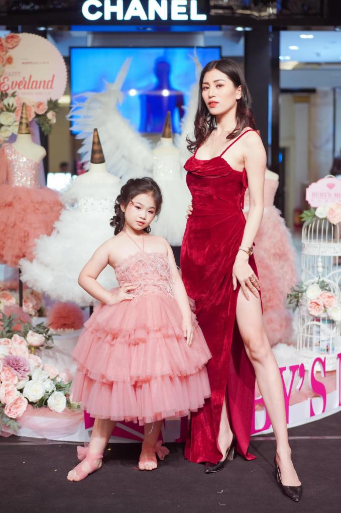 HLV catwalk Thanh Huyền Nguyễn: Khi hạnh phúc với đam mê, người phụ nữ luôn tràn đầy năng lượng