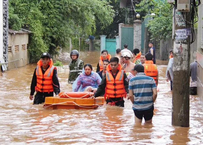 Đắk Lắk thất thủ, chìm trong mưa lũ