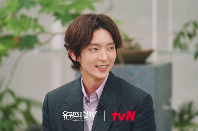 Lee Jun Ki được đồng nghiệp, quản lý cảnh tỉnh và từ đây, anh đã trở nên khiêm nhường hơn