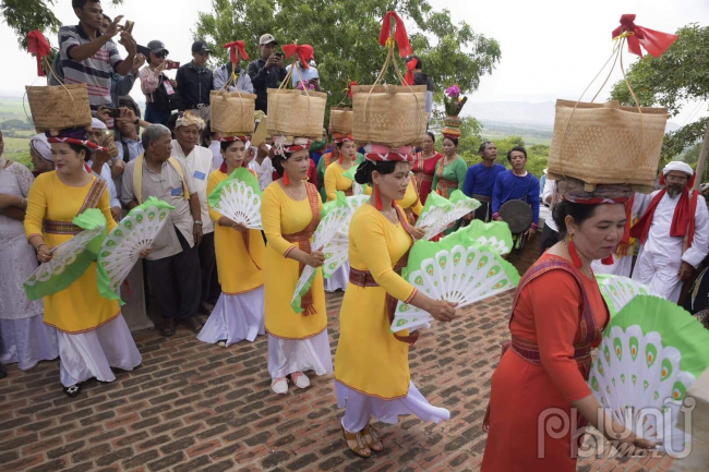 Rực rỡ sắc màu lễ hội Katê 2019 của đồng bào Chăm Ninh Thuận