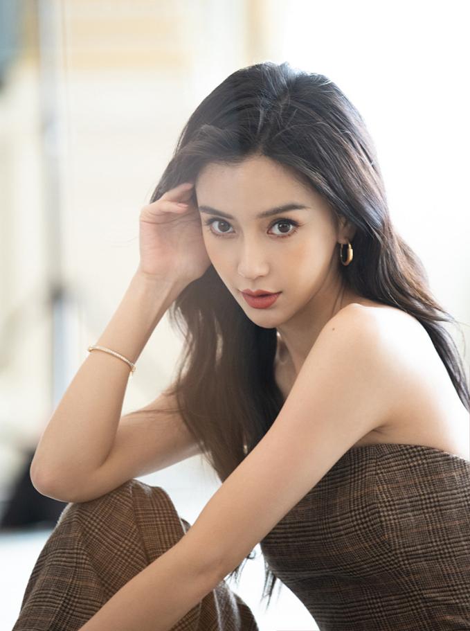 Angelababy vướng nghi vấn bị 