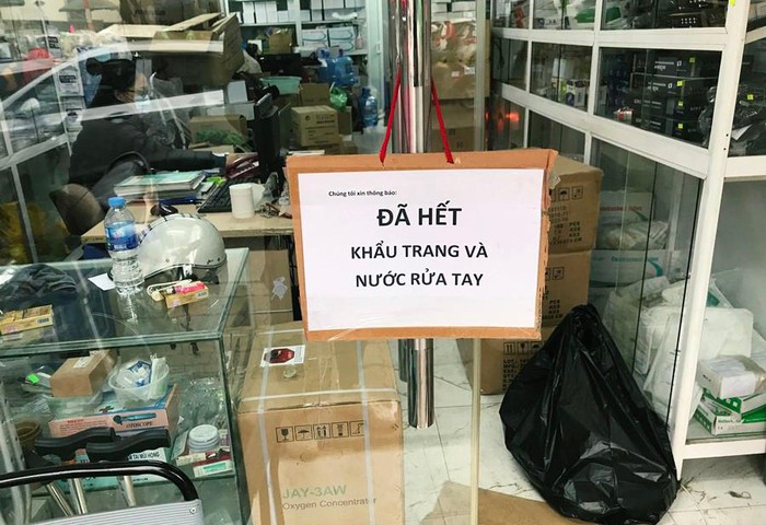 63 cửa hàng kinh doanh thiết bị y tế, nhà thuốc bị xử phạt trong 7/2 