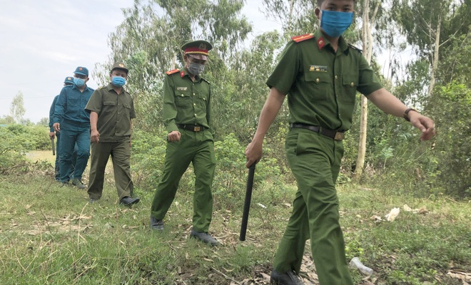           Lực lượng công an tham gia phối hợp, tuần tra khu vực biên giới Tây Nam. Ảnh: Đình Đình.          