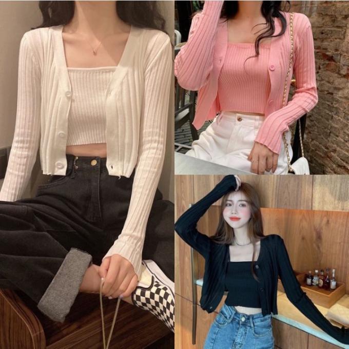 Áo cardigan là món đồ không thể không có đối với hội sành điệu. Không chỉ xinh xắn, kiểu áo này còn có thể giúp bạn giữ ấm trong những ngày thu mát mẻ, lành lạnh. Ở thời điểm này, chúng mình chưa cần vội sắm những chiếc áo dày cộp đâu. Chỉ cần một chiếc cardigan mỏng nhẹ vừa phải cũng đủ ấm áp và xinh xịn rồi. 