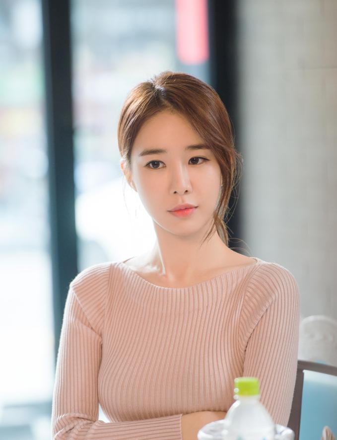 Yoo In Na từng bị các bạn cùng lớp ghen tị 