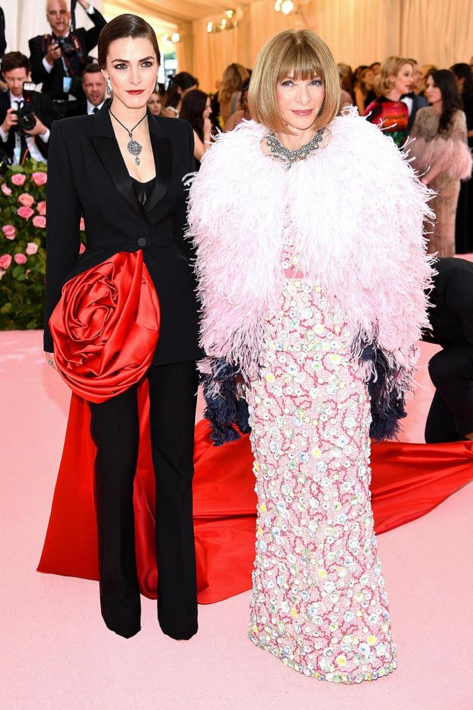 Anna Wintour và con gái tại Met Gala 2019. (Ảnh: Daily Mail)