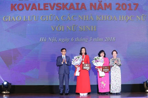 PGS. TS Trần Vân Khánh tại lễ trao Giải thưởng Kovalevskaia năm 2017